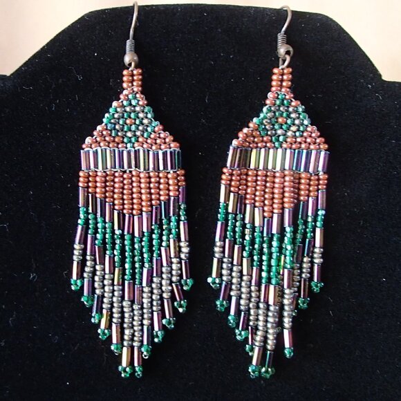 Lovely Seed Bead Dangling Sweeper Earrings Handcrafted Native American Preowned - Picture 3 of 5